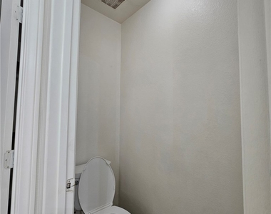 9833 Santa Ponsa Court - Photo Thumbnail 31