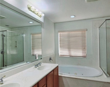 9833 Santa Ponsa Court - Photo Thumbnail 29