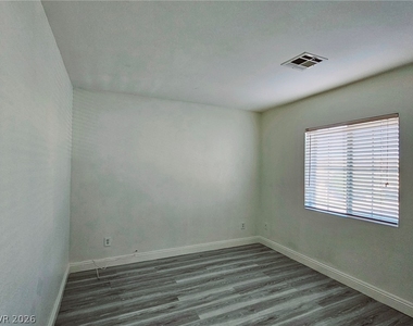 9833 Santa Ponsa Court - Photo Thumbnail 19