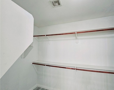 9833 Santa Ponsa Court - Photo Thumbnail 32
