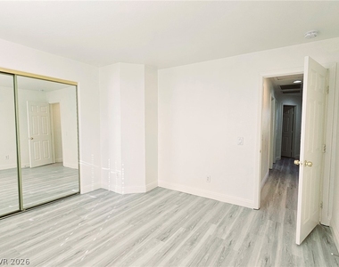9833 Santa Ponsa Court - Photo Thumbnail 27