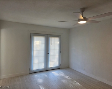 3175 Palmdale Street - Photo Thumbnail 6