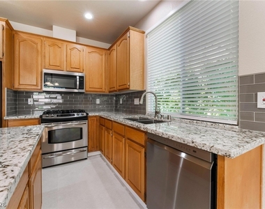 10720 Turquoise Valley - Photo Thumbnail 12