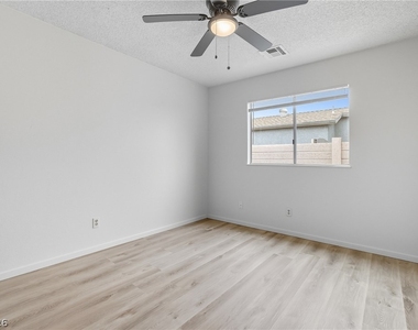 4732 Lakestream Avenue - Photo Thumbnail 13