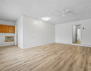 4732 Lakestream Avenue - Photo Thumbnail 21