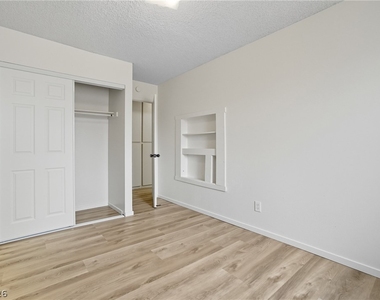 4732 Lakestream Avenue - Photo Thumbnail 16