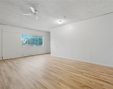 4732 Lakestream Avenue - Photo Thumbnail 20