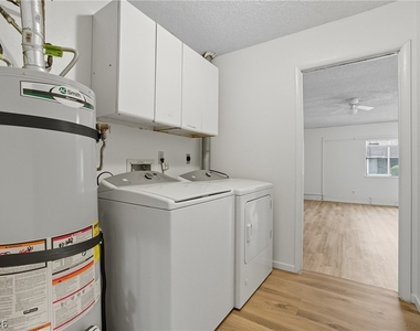 4732 Lakestream Avenue - Photo Thumbnail 19