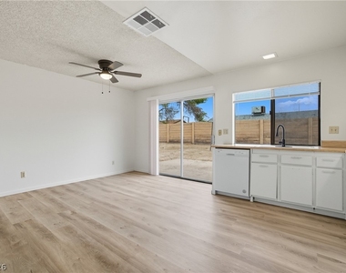 4732 Lakestream Avenue - Photo Thumbnail 4