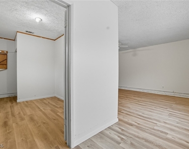 4732 Lakestream Avenue - Photo Thumbnail 22