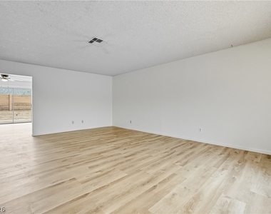 4732 Lakestream Avenue - Photo Thumbnail 6