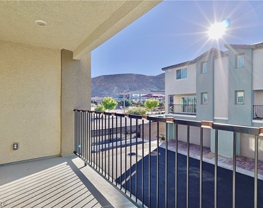 6888 Prairie Pearl Street - Photo Thumbnail 15