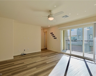 6888 Prairie Pearl Street - Photo Thumbnail 12