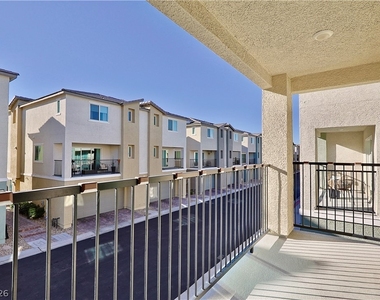 6888 Prairie Pearl Street - Photo Thumbnail 16