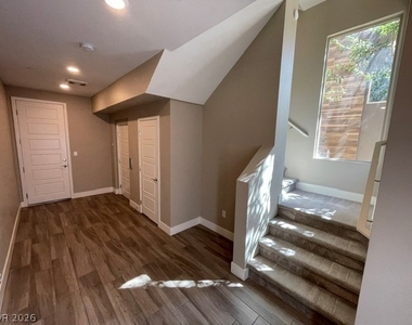 10971 Limeslice Avenue - Photo Thumbnail 6