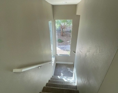 10971 Limeslice Avenue - Photo Thumbnail 15