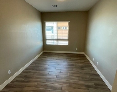 10971 Limeslice Avenue - Photo Thumbnail 36
