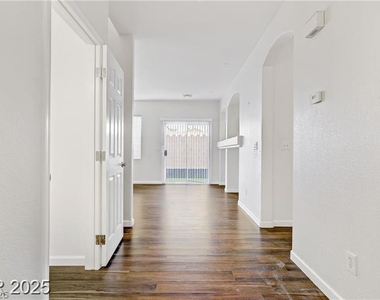 5948 Sakhalin Avenue - Photo Thumbnail 4