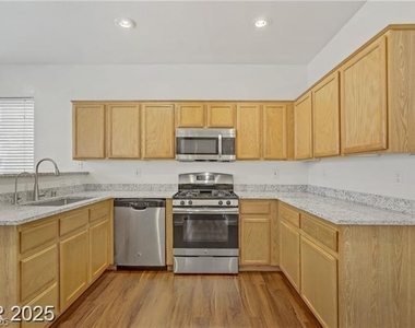 5948 Sakhalin Avenue - Photo Thumbnail 14