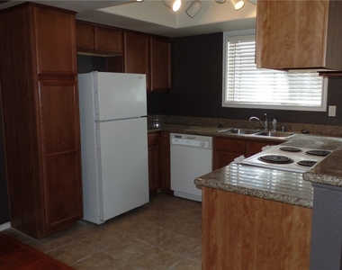 7200 Pirates Cove - Photo Thumbnail 8