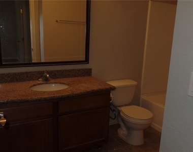 7200 Pirates Cove - Photo Thumbnail 15