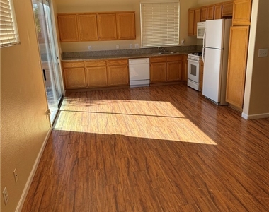 1612 Remembrance Hill Street - Photo Thumbnail 1