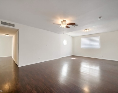 6512 Evergreen Avenue - Photo Thumbnail 3