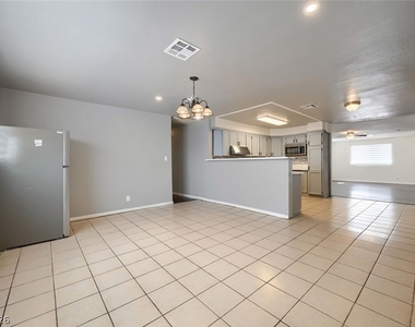 6512 Evergreen Avenue - Photo Thumbnail 10