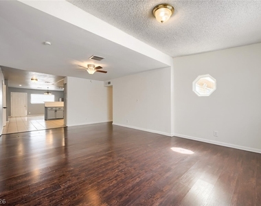 6512 Evergreen Avenue - Photo Thumbnail 4