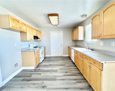 1030 Marne Court - Photo Thumbnail 3