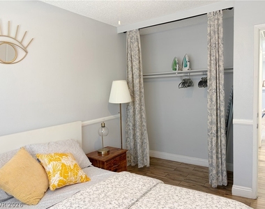 7488 Walnut Creek Drive - Photo Thumbnail 14