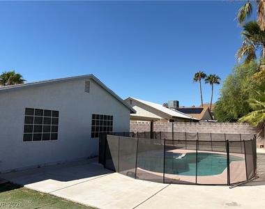 7488 Walnut Creek Drive - Photo Thumbnail 34