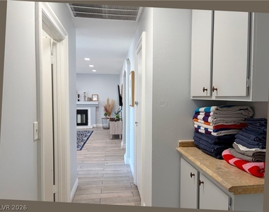 7488 Walnut Creek Drive - Photo Thumbnail 10