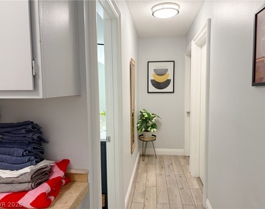 7488 Walnut Creek Drive - Photo Thumbnail 11