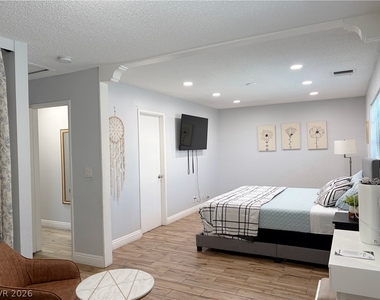 7488 Walnut Creek Drive - Photo Thumbnail 21