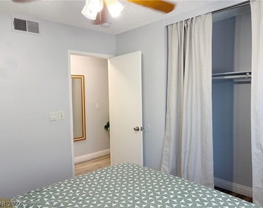 7488 Walnut Creek Drive - Photo Thumbnail 18