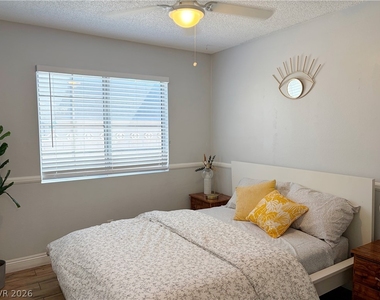 7488 Walnut Creek Drive - Photo Thumbnail 12