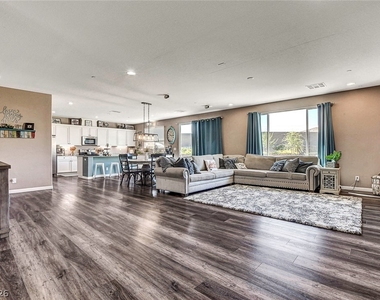 8621 Hickam Avenue - Photo Thumbnail 12