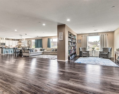 8621 Hickam Avenue - Photo Thumbnail 4