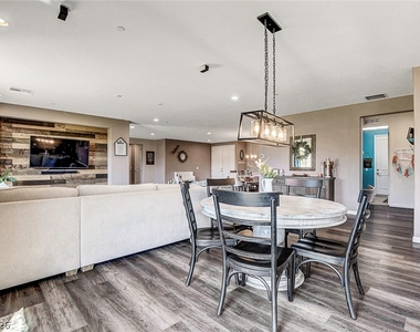 8621 Hickam Avenue - Photo Thumbnail 16