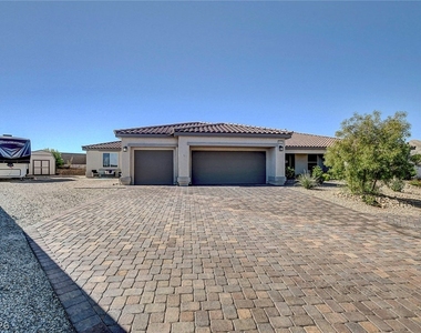 8621 Hickam Avenue - Photo Thumbnail 1