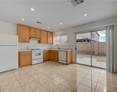 11051 Alora Street - Photo Thumbnail 6