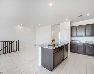 633 Sedum Avenue - Photo Thumbnail 7