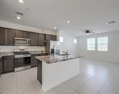633 Sedum Avenue - Photo Thumbnail 5