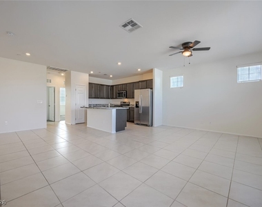 633 Sedum Avenue - Photo Thumbnail 3