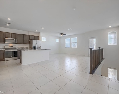 633 Sedum Avenue - Photo Thumbnail 9