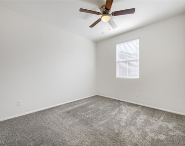 633 Sedum Avenue - Photo Thumbnail 16