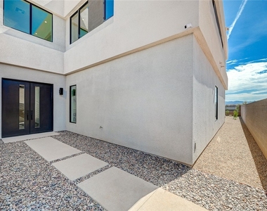124 Still Shores Street - Photo Thumbnail 5