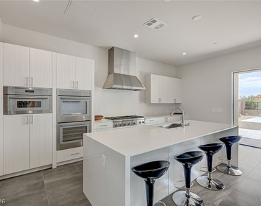 124 Still Shores Street - Photo Thumbnail 12