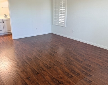 57 Wood Cliff Avenue - Photo Thumbnail 38